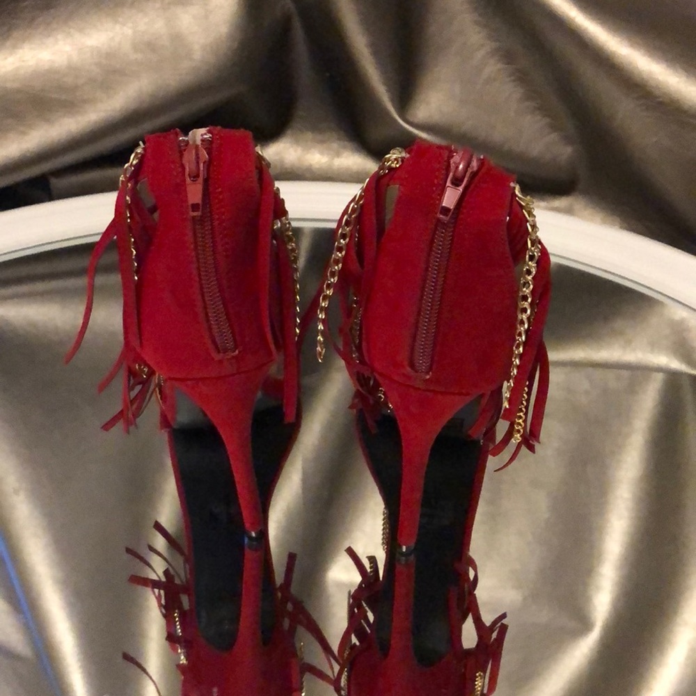 Heels - Picture 4 of 4